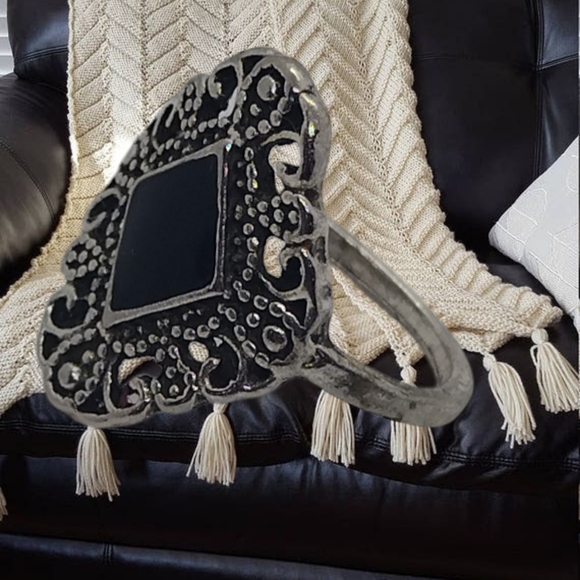 .👣4/$20. Silver Tone Ring with Black Resin Center Accent Stone - Picture 4 of 5